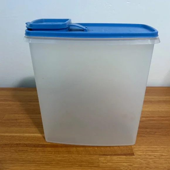 Vintage Tupperware Store N Pour Cereal Keeper Blue Flip Top Pour Clear Container - Picture 8 of 10